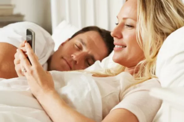 La tecnología disminuyó el sexo, según un estudio