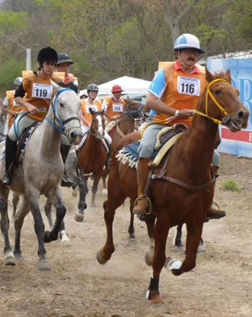 A TODA VELOCIDAD. Los binomios mostraron un gran nivel durante la prueba. 