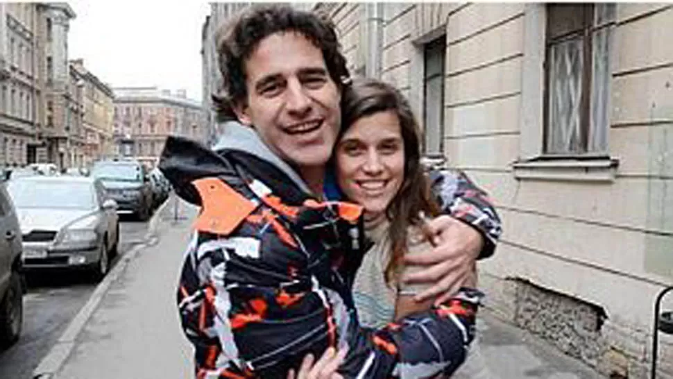 LIBRES. Hernán y Camila, en las calles de San Petersburgo. FOTO TOMADA DE AMBITO.COM