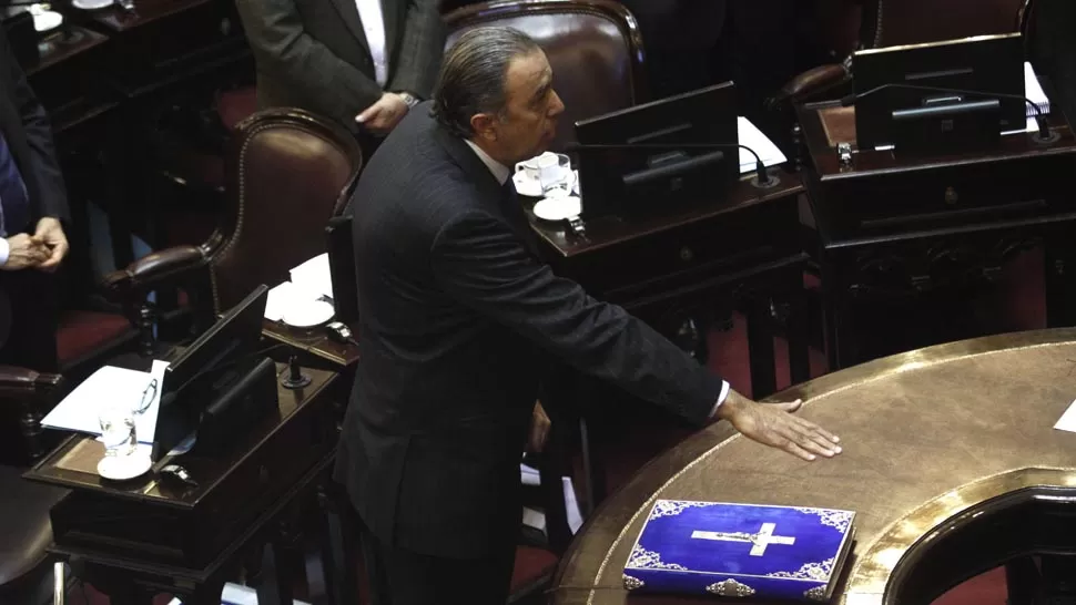 CÁMARA ALTA. Rofolfo Urtubey jura en el Senado. DYN