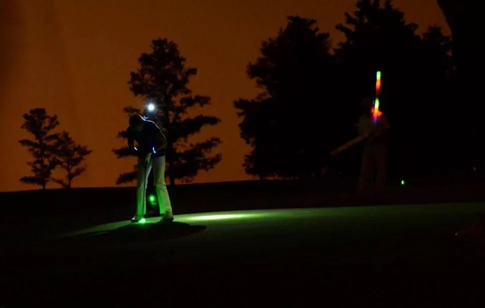 LUCES Y COLORES EN LA NOCHE. Los golfistas podrán vivir una experiencia inédita, en un horario descomunal. 