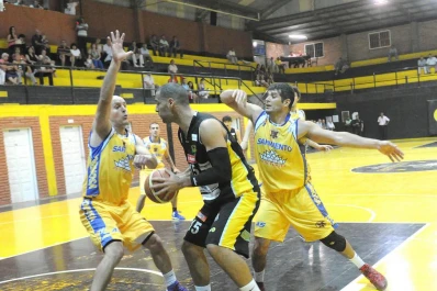 El rojo y Talleres van al norte buscando sonrisas