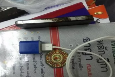 Un joven murió electrocutado por su iPhone 4S