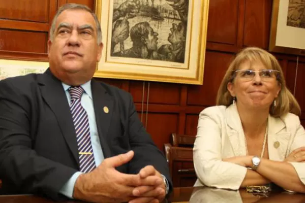 El Rectorado sugirió a Gandur que atienda el Poder Judicial