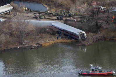 Descarriló un tren en Nueva York y ya suman cuatro los muertos