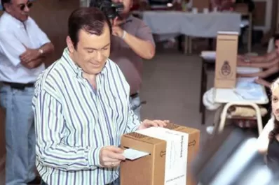 Cerraron los comicios en Santiago, con una participación del 70% del padrón