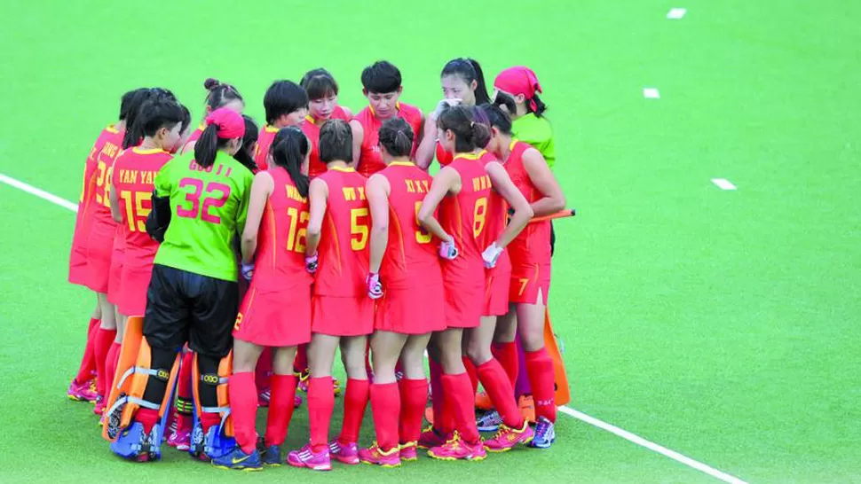 EL CÍRCULO DE  CONFIANZA. La arenga previa de cada partido deberá cargar de energía a China. Hoy afrontarán el último duelo de la etapa clasificatoria. LA GACETA / FOTO DE DIEGO ARÁOZ