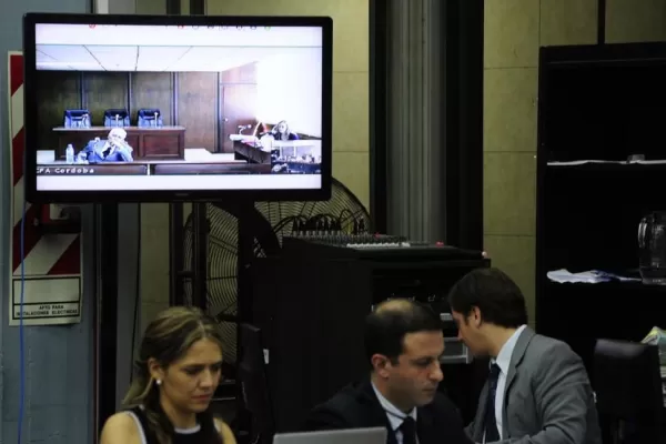 Antonio Bussi atendía lo político y lo civil