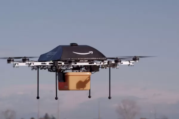Amazon prepara una flota de drones para envíos a domicilio