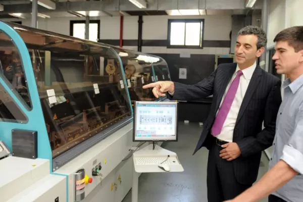 Otorgarán pasaportes al instante en el aeroparque metropolitano