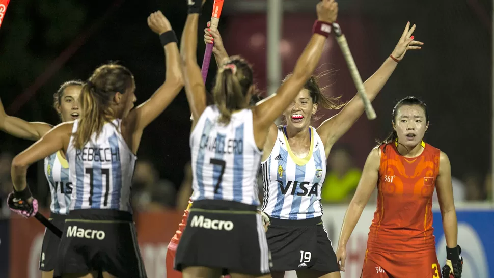 CIERRE REDONDO. Las Leonas se mostraron ofensivas y generaron múltiples situaciones de riesgo. LA GACETA / FOTO DE JORGE OLMOS SGROSSO