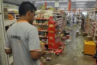 Córdoba: Se extienden los saqueos en supermercados y comercios en medio de una protesta policial