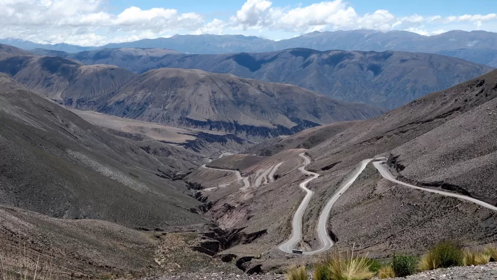 ASCENSO. Por la Cuesta de Lipán se llega a Susques. FOTO DE TURNOTICIAS.COM.AR