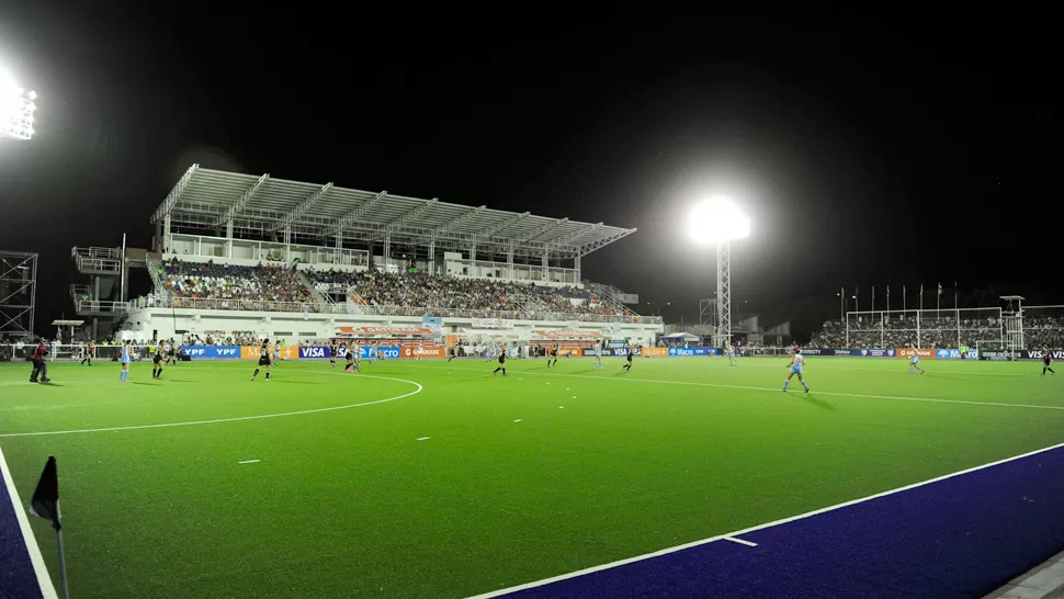 CON TODAS LAS LUCES. Las Leonas deben continuar para meterse en las semifinales del torneo. ARCHIVO LA GACETA / FOTO DE JORGE OLMOS SGROSSO