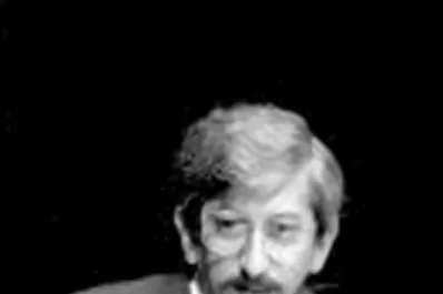 Surfeando en el complejo escenario mundial del 83