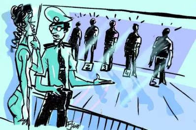 La joven trans reconoció a los policías