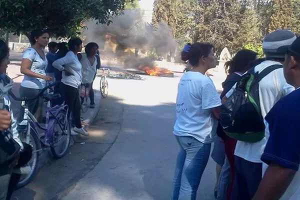 La Policía desalojó violentamente un corte de ruta en Cafayate