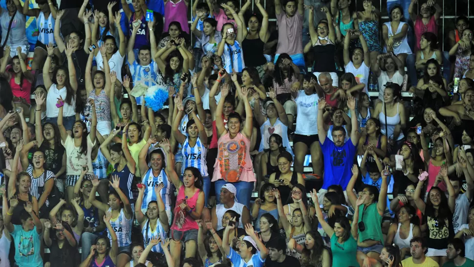 PÚBLICO TUCUMANO. El apoyo para Las Leonas fue incondicional siempre. LA GACETA / FOTO DE DIEGO ARÁOZ 