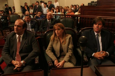 Una ex convencional del oficialismo niega haber firmado dos recibos como asesora