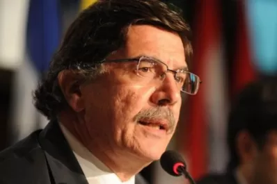 El Gobierno nacional propone más tiempo dentro de la escuela