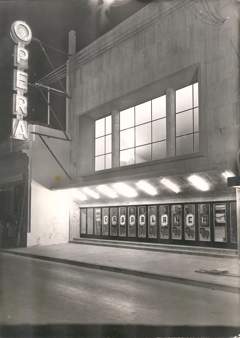 EL OPERA. Inauguró en el 44 con “Casablanca” y en el 46 se llamó Metro. 