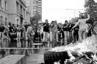 Scioli fijó el básico en $ 8.570, y espera respuesta