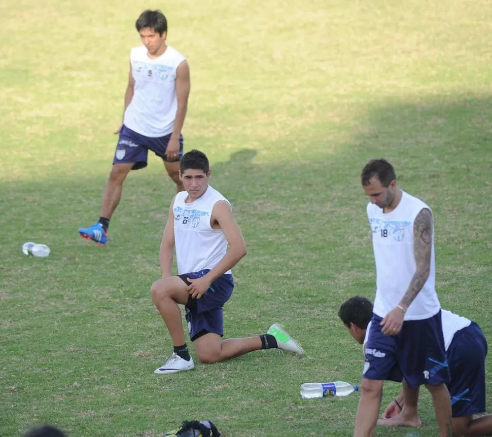 MUY PREOCUPADO. El juvenil Valdez contó que la pasó mal en el barrio Independiencia, donde vive junto a su familia.  