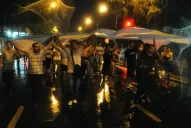 Alrededor de 300 tucumanos fueron a la casa de Alperovich a pedir su renuncia