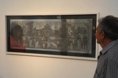 La ironía y nuestros personajes de la calle dejan huella en el Salón de Grabado