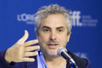 El mexicano Cuarón busca el Globo de Oro de mejor director