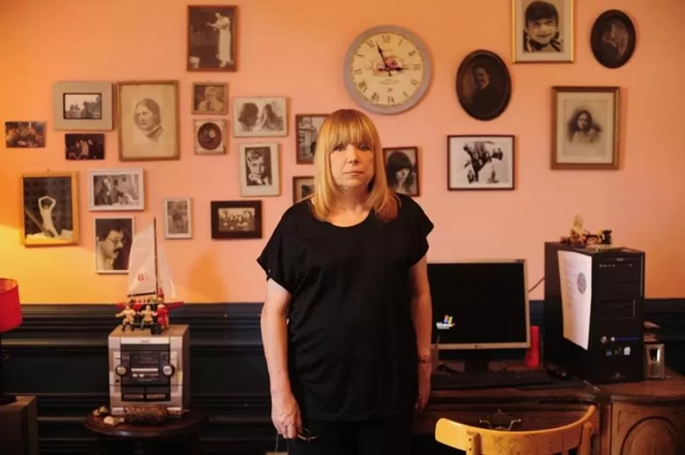 LA CONFESIÓN. “No recuerdo una época en que no leyera”, manifiesta la escritora y periodista. blog.eternacadencia..com.ar