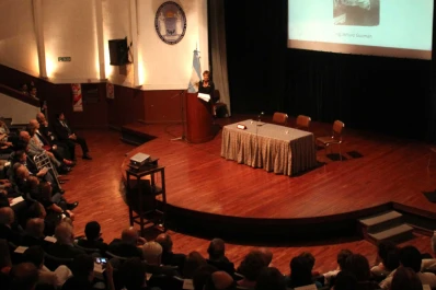 Arrancó con éxito el ciclo de conferencias La UNT por sí misma