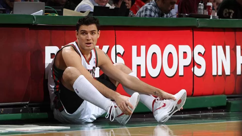 A ESPERAR. El Lancha fue intervenido por tercera vez y se perderá el resto de la temporada. FOTO TOMADA DE NBA.COM/BUCKS