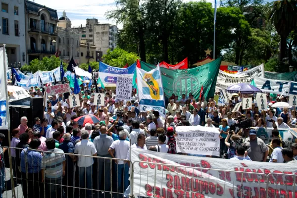 Estatales analizan protestar con 15 cortes de calles simultáneos en el centro