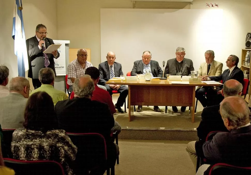 LA FIRMA DEL ACUERDO. Representantes de las instituciones se reunieron en la Fundación Lillo. La convocatoria es abierta a toda la sociedad. la gaceta / fotos de jorge olmos sgrosso