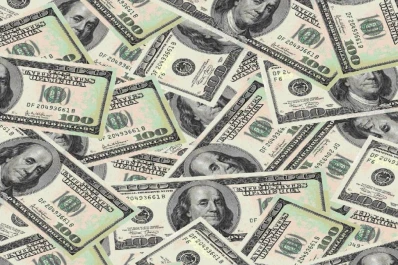 El peso se siguió devaluando y llevó el dólar oficial a $ 6,39