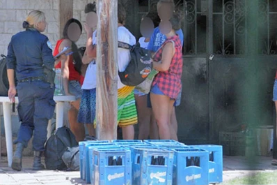 Secuestraron 18 cajones de cerveza de una fiesta de egresados