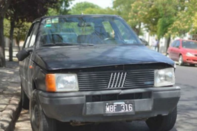 Chocó la moto en la que iba su ex pareja, apuñaló a un hombre y se prendió fuego