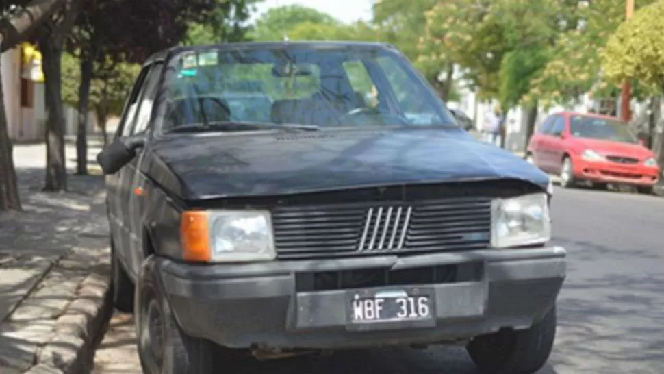 BAHÍA BLANCA. El sitio La Nueva publicó imágenes del auto utilizado. FOTO DE LANUEVA.COM.AR