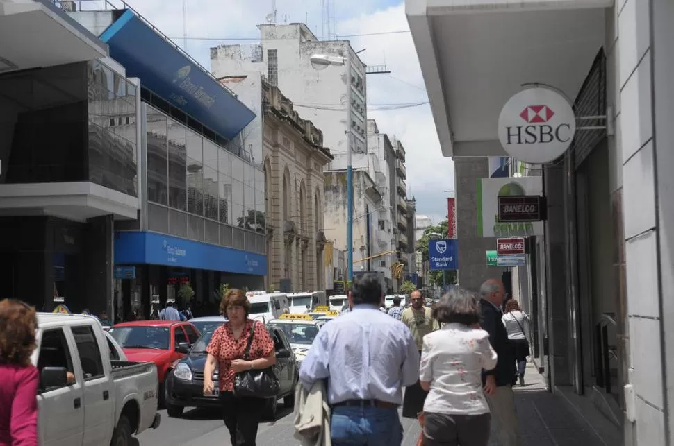 SIN BANCOS ANTES DE LAS FIESTAS. El Banco Central comunicó el asueto para entidades y casas de cambio. LA GACETA / FOTO DE ANTONIO FERRONI (ARCHIVO)