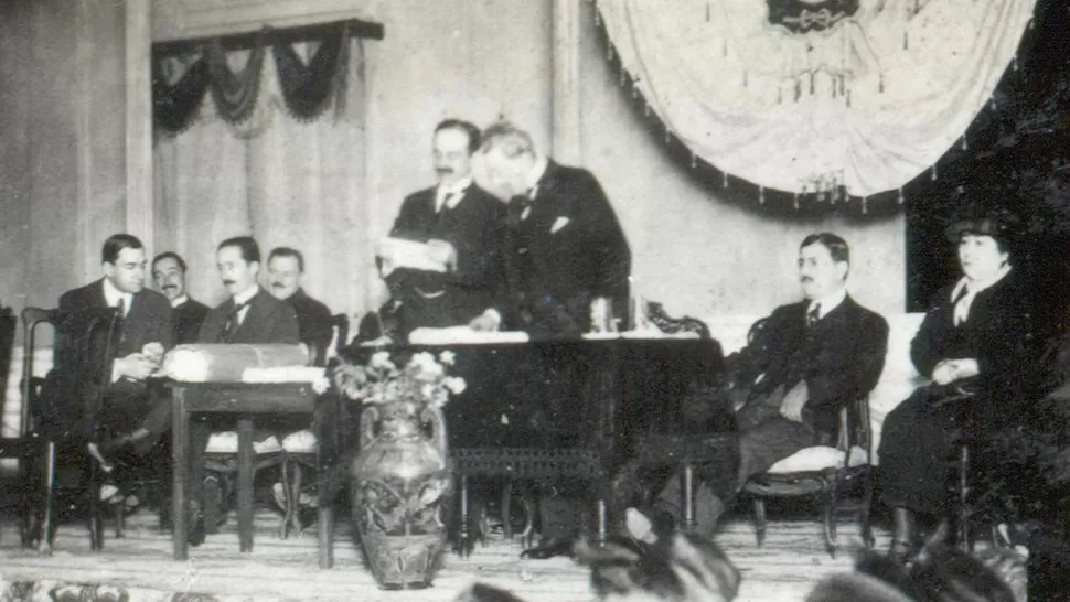 La creación de la carrera de Secretariado Comercial tuvo estatus universitario