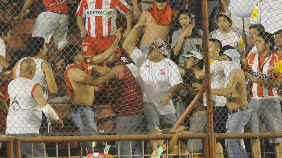 CIUDADELA CALIENTE. En San Martín se registraron incidentes graves entre sus seguidores. Miembros de la barra atacaron a golpes a los hinchas que agredieron a los simpatizantes de San Jorge.
