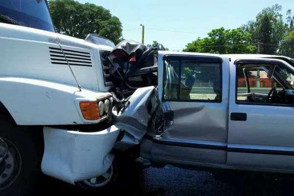 Hubo diez heridos en dos impactantes accidentes en Los Nogales