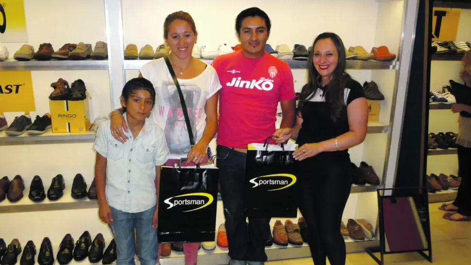 Canjearon zapatos en El Sportsman