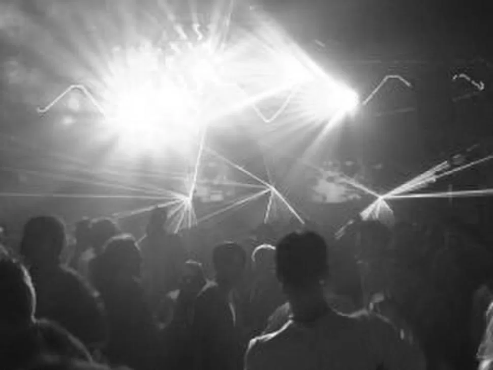 NOCHE. La Cámara de Discotecas se opone a las fiestas privadas en la UNT. 