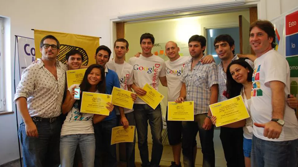 GRUPO GANADOR. El equipo recibió $5.000 como premio. FOTO GENTILEZA BURÓ COWORKING