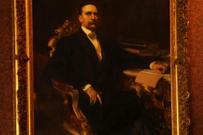 El Banco Central admitió la expansión monetaria y prometió bajarla en 2014