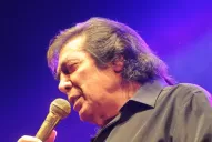 Leve mejora de Cacho Castaña, pero sigue en estado crítico