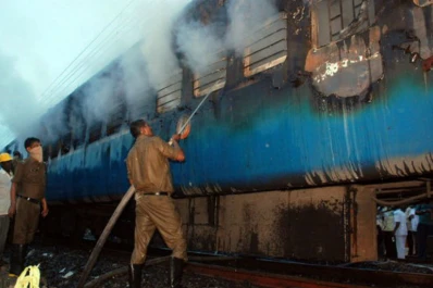 India: 26 muertos al incendiarse un tren