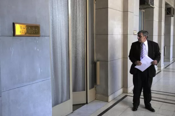 El ex comisario Barrera no podrá acercarse a Lebbos